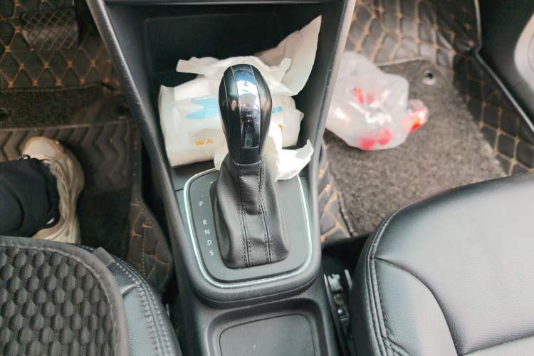 Used Volkswagen Polo 2016 1.4L Automatic Trendy Model Gear Lever