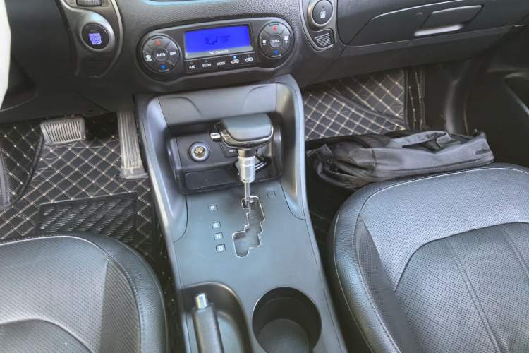 Used Hyundai ix35 2015 2.0L Automatic 2WD Smart Type China IV