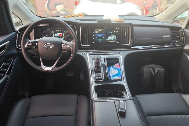 Used GAC Trumpchi M8 2021 Revised Version Lingxiu Series 390T Luxury Edition Center Console