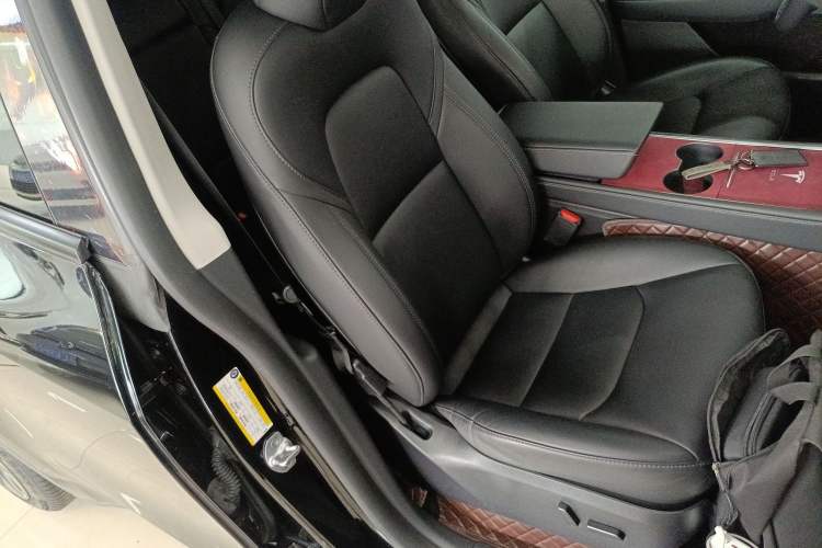 Used Tesla Model Y 2023 Rear-Wheel-Drive Version