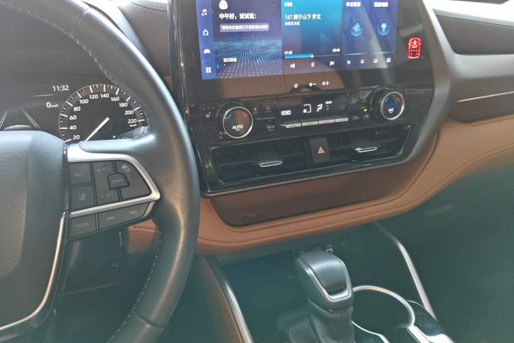 Used Toyota Highlander 2022 380T Four-Wheel Drive Prestige Edition 7-Seater Audio And AC Panel