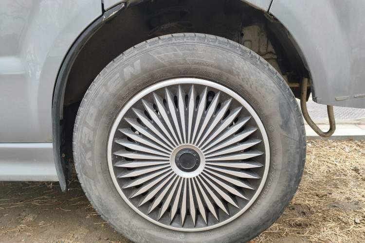 Used Suzuki Landy 2010 1.2L Manual Standard Edition – Sunshine Version Right Front Wheel Hub