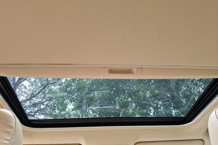 Used Toyota Camry 2015 Dual-Engine 2.5 HG Luxury Navigation Edition Headliner