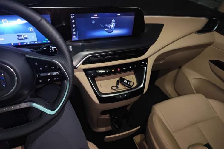 Used Buick GL8 New Energy 2025 Lu Shang Luxury Edition 7-Seater