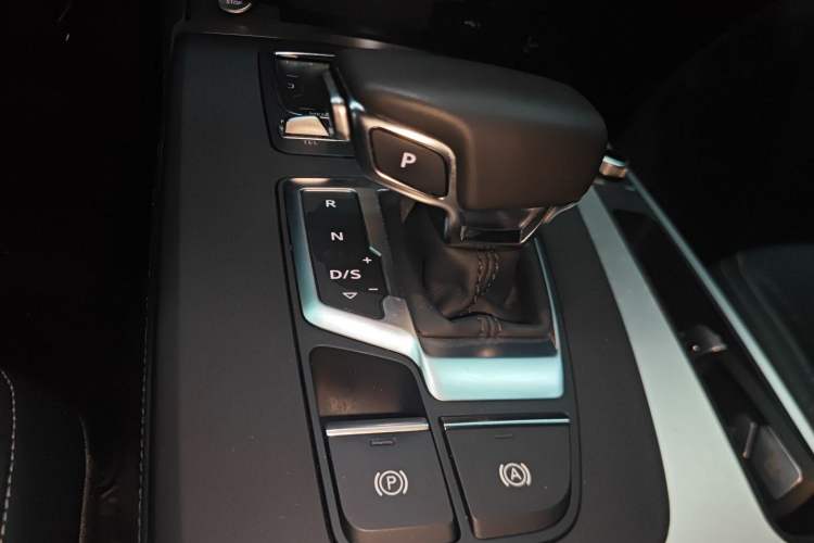 Used Audi Q5L 2020 Updated 40 TFSI Prestige Fashion Edition