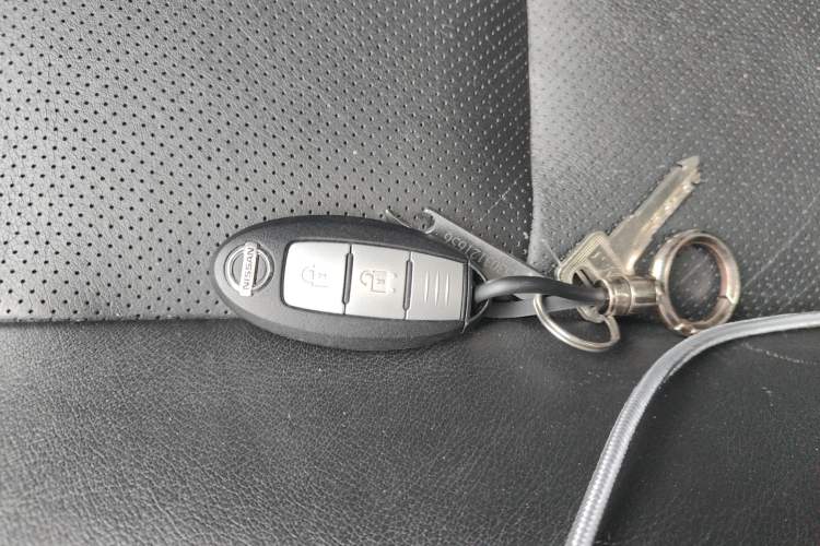 Used Nissan X-Trail 2014 2.0L CVT Comfort Edition 2WD Vehicle Key