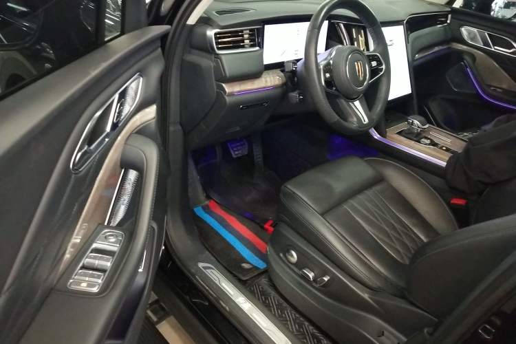 Used Hongqi HS7 2023 2.0T Automatic All-Wheel-Drive Flagship Edition Six Seats