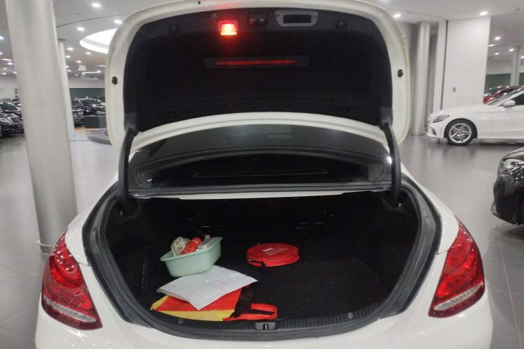 Used Mercedes-Benz C-Class 2015 Facelift C 180 L