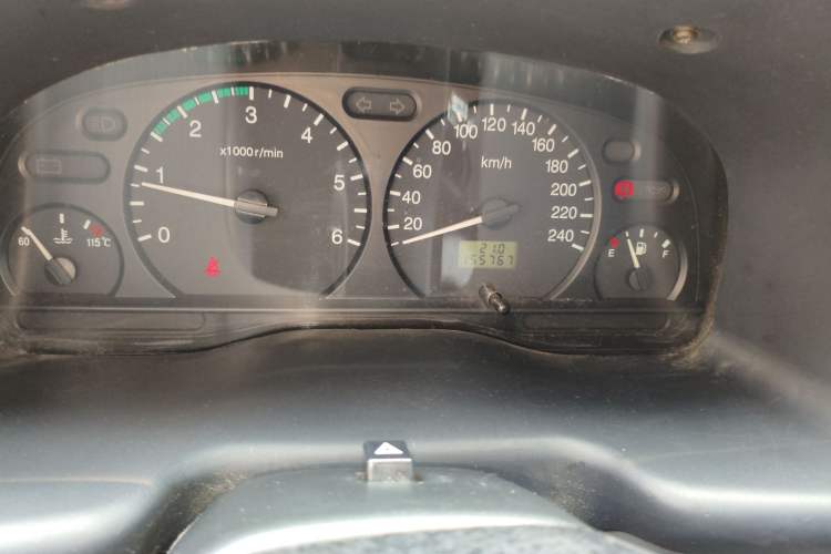 Used Ford Classic Transit 2015 2.8T Diesel Multi-Function Vehicle Short Wheelbase 6-Seater Mid-Roof Edition JX493ZLQ4
