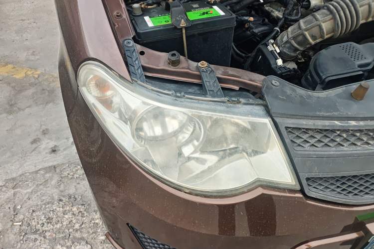 Used Wuling Hongguang 2014 1.5L S Standard Version Right Front Headlight