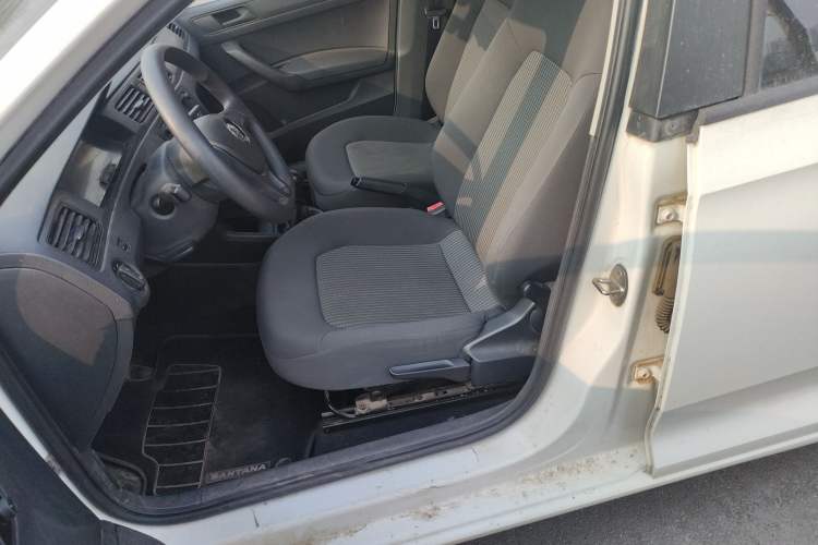 Used Volkswagen Santana 2016 1.6L Manual Fashion Edition
