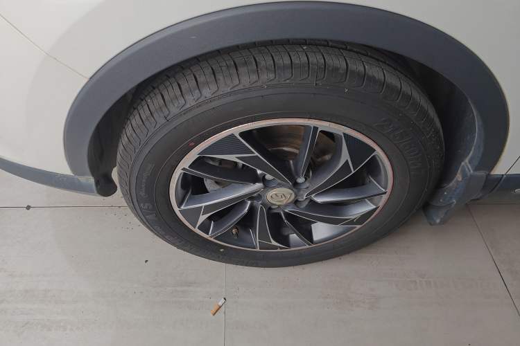 Used Baojun 560 2015 1.8L manual luxury version Left Front Wheel Hub