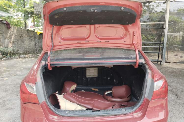 Used Hyundai Celesta 2011 1.6L Automatic Luxury Version Trunk