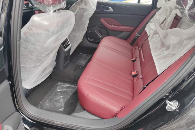 Used Hongqi H5 2025 Model 1.5T DCT Xuan Ying 2 Million Units Commemorative Edition