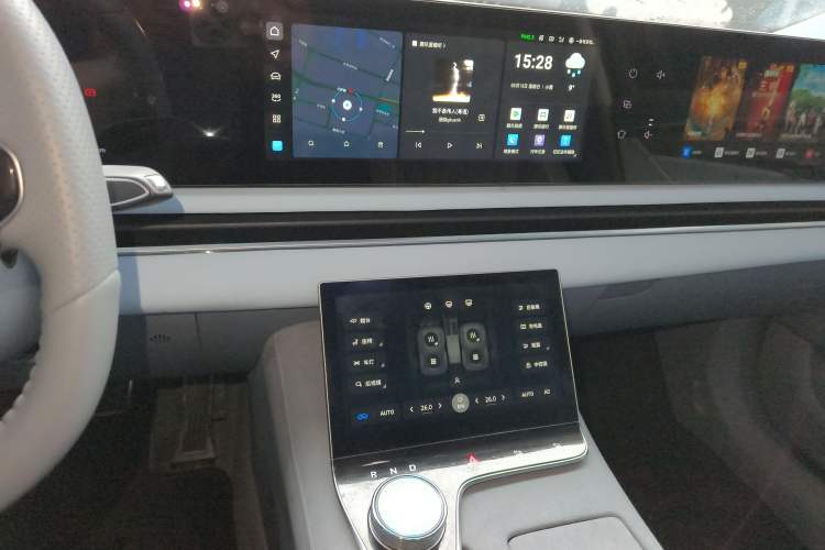 Used VOYAH PASSION 2023 Four-Wheel Drive Flagship Edition Audio And AC Panel