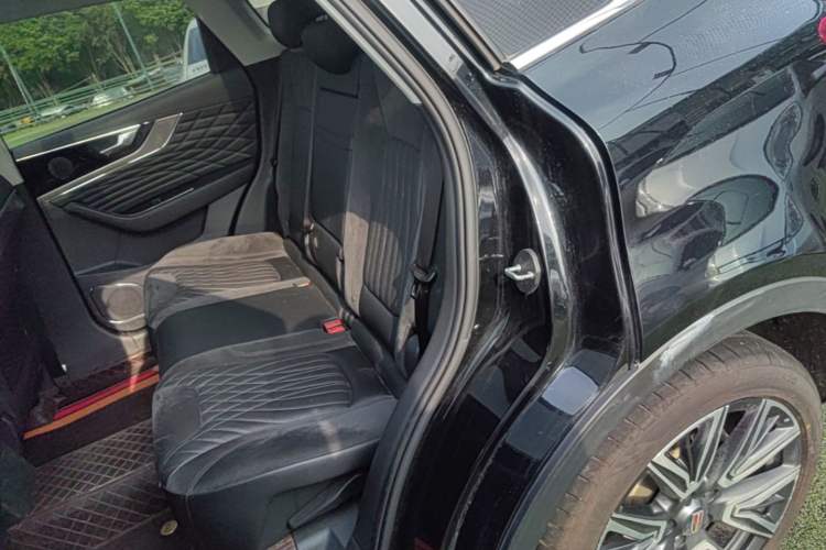 Used Hongqi HS5 2022 Facelifted Version 2.0T Smart Connect Flagship All-Wheel-Drive Edition
