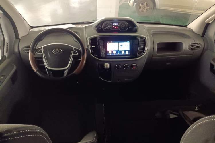 Used SAIC MAXUS Xintu V80 2021 2.0T Manual Classic Aoyuntong Short Wheelbase Mid-Roof 5/6-Seater
