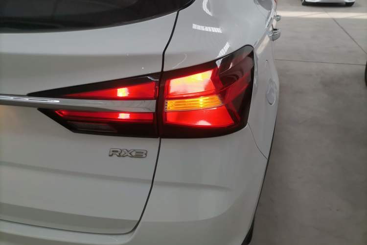 Used Roewe RX3 2020 1.6L Manual 4G Connect Super-Fresh Elite Edition