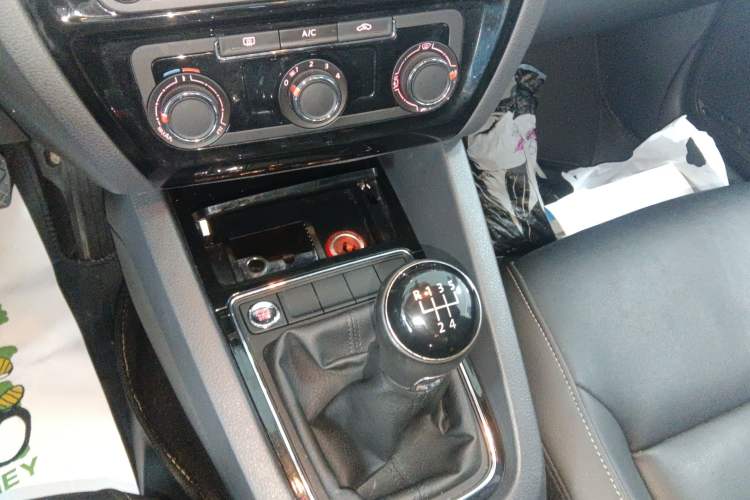 Used Volkswagen Sagitar 2018 1.6L Manual Comfort Model