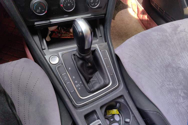 Used Volkswagen Golf 2020 Zhiai Edition 280TSI DSG Comfort Model Gear Lever