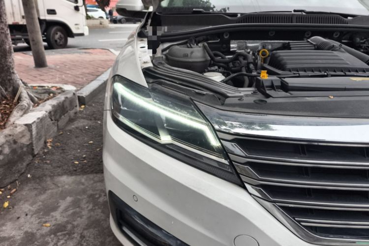 Used Volkswagen Lavida 2019 280TSI DSG Luxury Edition China VI Standard Right Front Headlight