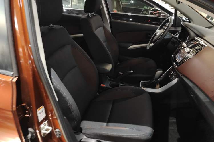 Used Suzuki Vitara S-Cross 2017 1.6L CVT Two-Wheel Drive Urban Fashion Model
