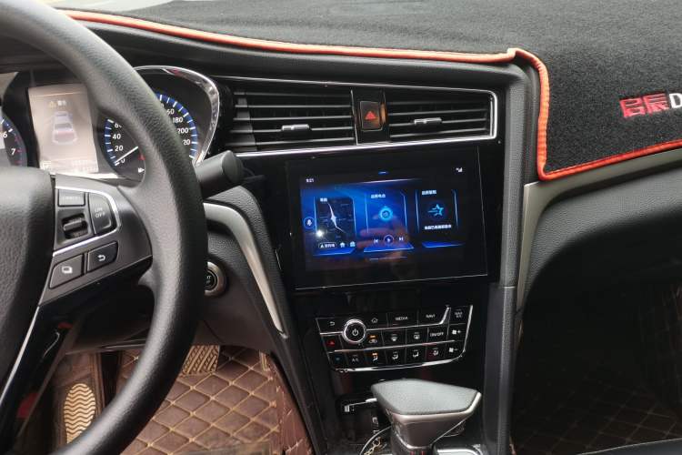 Used Venucia D60 2019 100 000 Honor 1.6L XL CVT Chenku Edition China VI Standard
