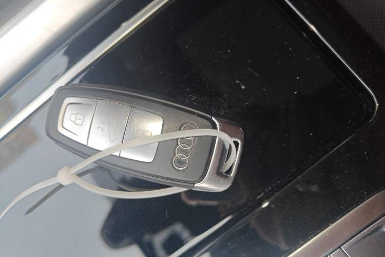 Used Audi Q6 2023 40 TFSI quattro Guanyun Edition Light Riding Package
