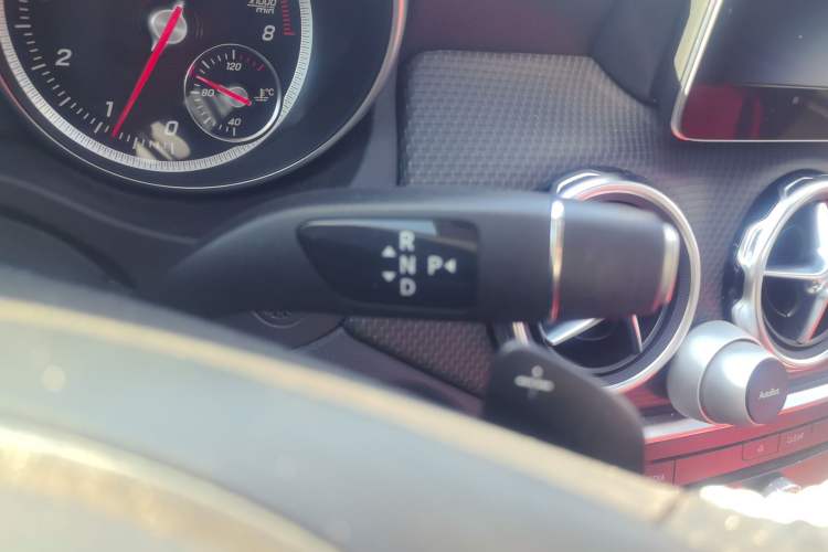 Used Mercedes-Benz GLA 2018 GLA 200 Sport Edition Gear Lever