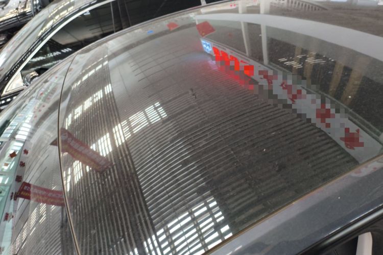 Used Tesla Model Y 2023 Rear-Wheel-Drive Version Roof