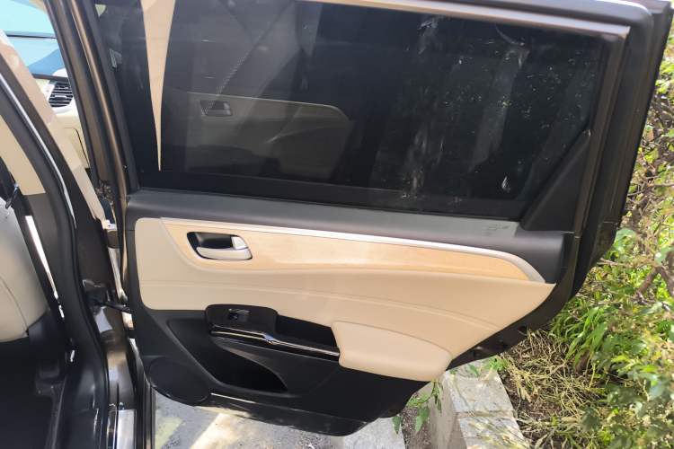 Used Honda Jade 2013 1.8L automatic Comfort version 5 seats