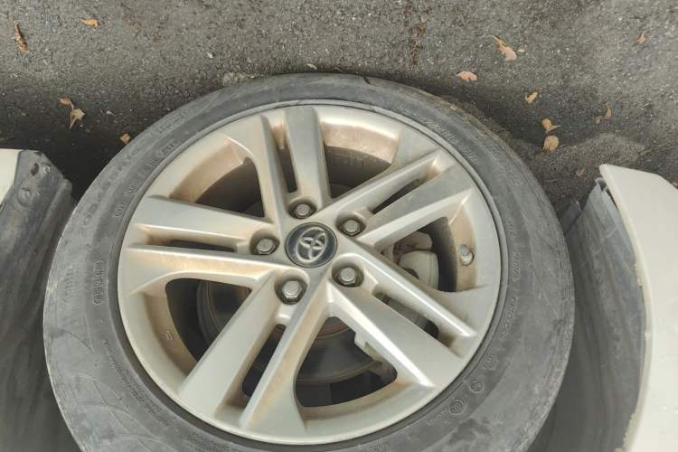 Used Toyota Levin 2022 Facelift TNGA 1.5L CVT Progressive Edition Left Front Wheel Hub