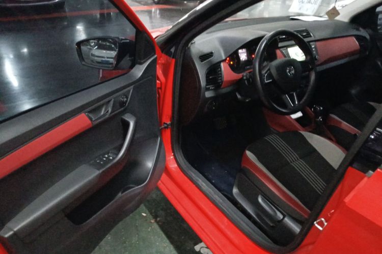 Used Skoda Fabia 2015 1.6L Automatic Sport Edition
