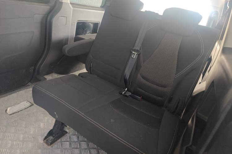 Used JAC Refine M3 2023 PLUS 1.5T 7/8-seater Smart Connectivity Version Left Rear Seat