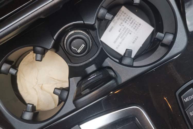 Used BMW 5 Series 2013 525Li Leading Model
