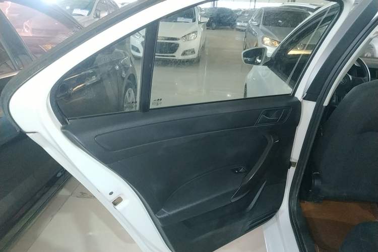 Used Volkswagen Santana 2015 1.4L Manual Fashion Edition