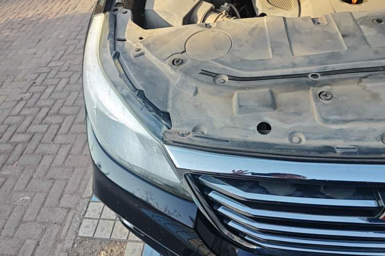 Used Haval H9 2017 2.0T Gasoline 4x4 Comfort Edition 5 Seats Right Front Headlight