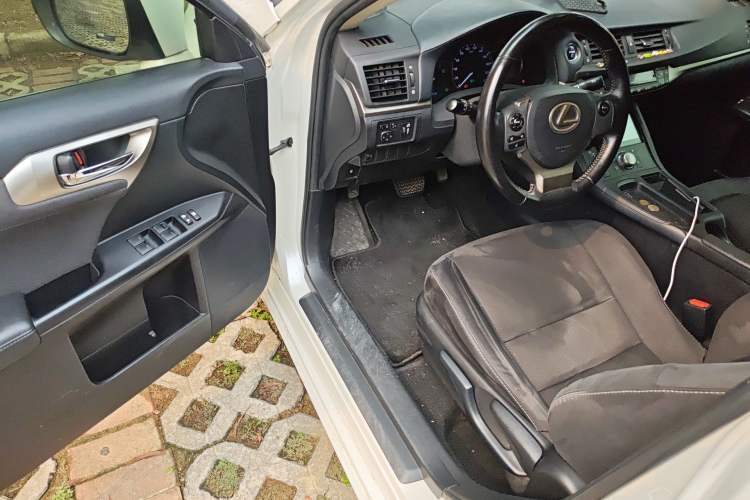 Used Lexus CT 2017 CT200h Elite Edition Solid Color China V Standard
