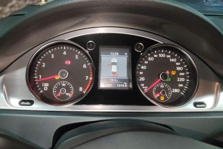 Used Volkswagen FAW-Volkswagen CC 2012 2.0 TSI Luxury Model Instrument Cluster