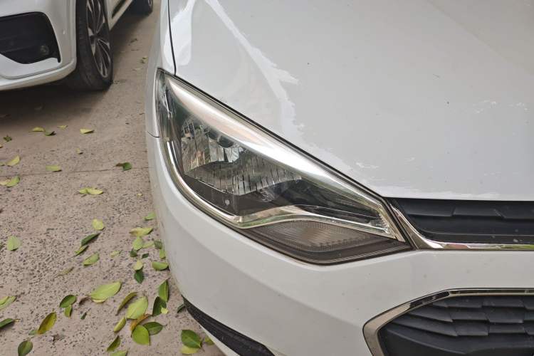 Used Chevrolet Lova RV 2016 1.5L Automatic Comfort Edition Right Front Headlight