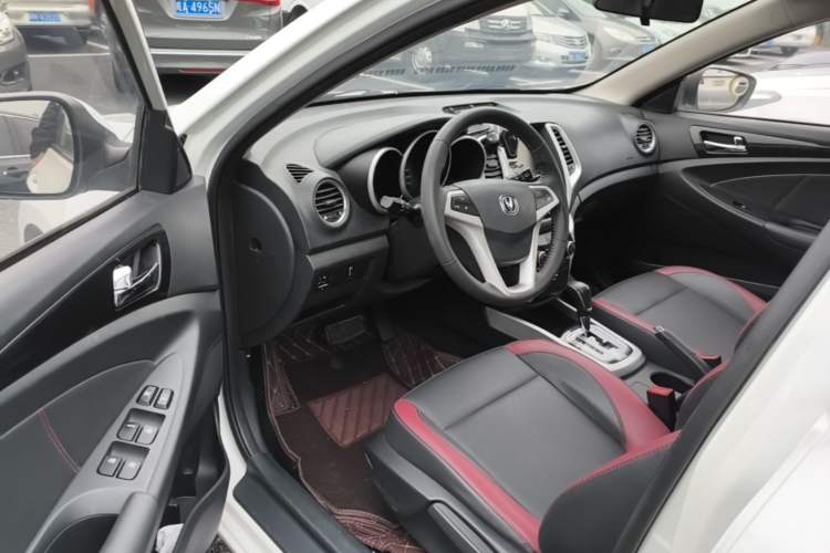 Used CHANGAN Eado 2013 1.6L Automatic ZhiKu Model China IV Standard Driver Seat