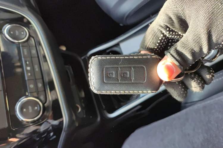 Used Mitsubishi Outlander 2018 2.0L Two-Wheel Drive Glory Edition 5 Seats