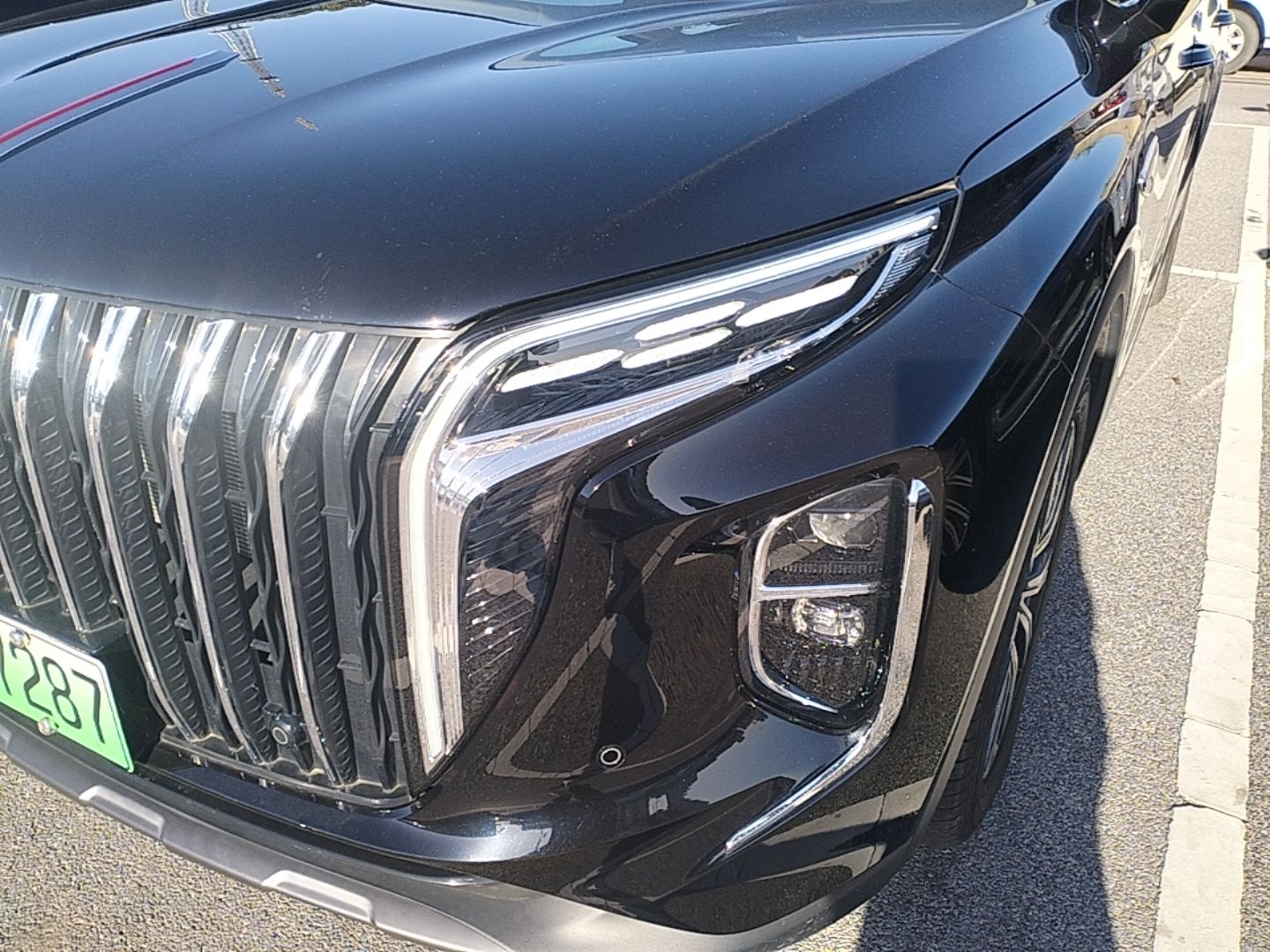 Hongqi HS7 PHEV 2025 Model 2.0T PHEV Four-Wheel Drive 2 Million Units Commemorative Edition 6-Seater — снимка 8