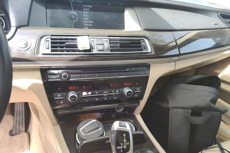 Used BMW 7 Series 2011 730Li Elegant Model
