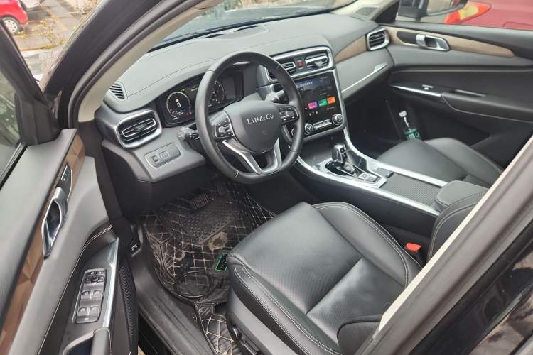 Used Lynk & Co 01 2019 2.0T Two-Wheel-Drive Pro Version China VI Standard
