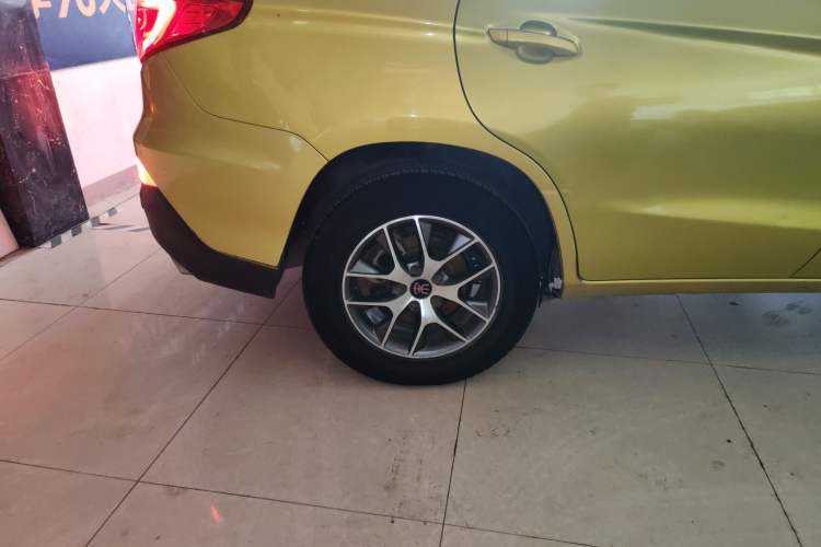 Used BYD Song 2016 GaiShi Edition 1.5TI Manual Elite Model Right Rear Wheel Hub