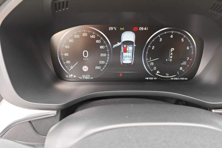 Used Volvo XC60 2019 T5 4x4 Smart Edition China V Standard Odometer Close Up