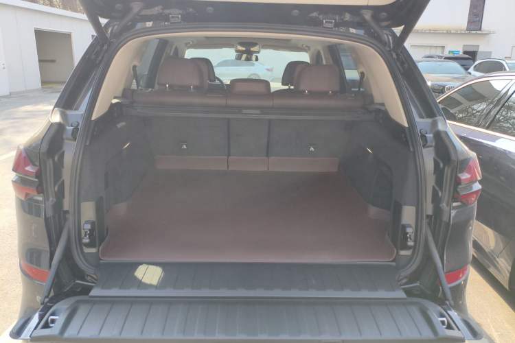 Used BMW X5 2026 Model, xDrive 30Li Prestige M Sport Night Package Trunk