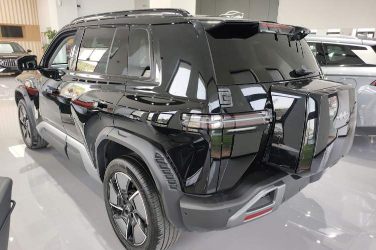 Used Formula Leopard Titanium 3 2025 501KM All-Wheel Drive Intelligent Driving Ultra Version
