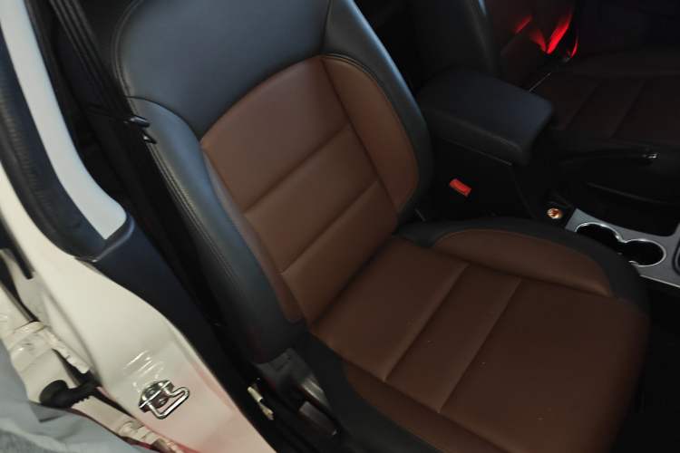 Used Haval H5 Classic 2018 Classic Edition 2.0T Manual Two-Wheel Drive Elite Model Right Front Seat